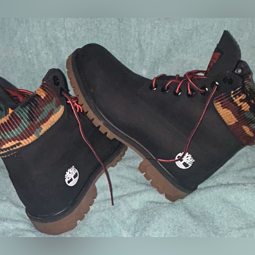 Men’s Timberland Heritage black,camo size 7 brand new no box.